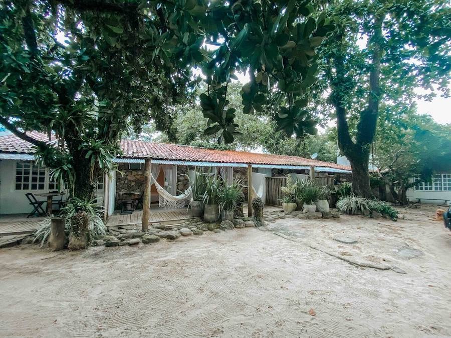 cabana-em-maresias-com-piscina.jpeg