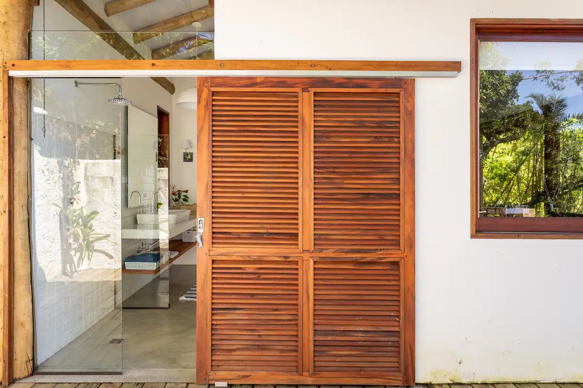 casa-das-mangueiras-sao-sebastiao.webp