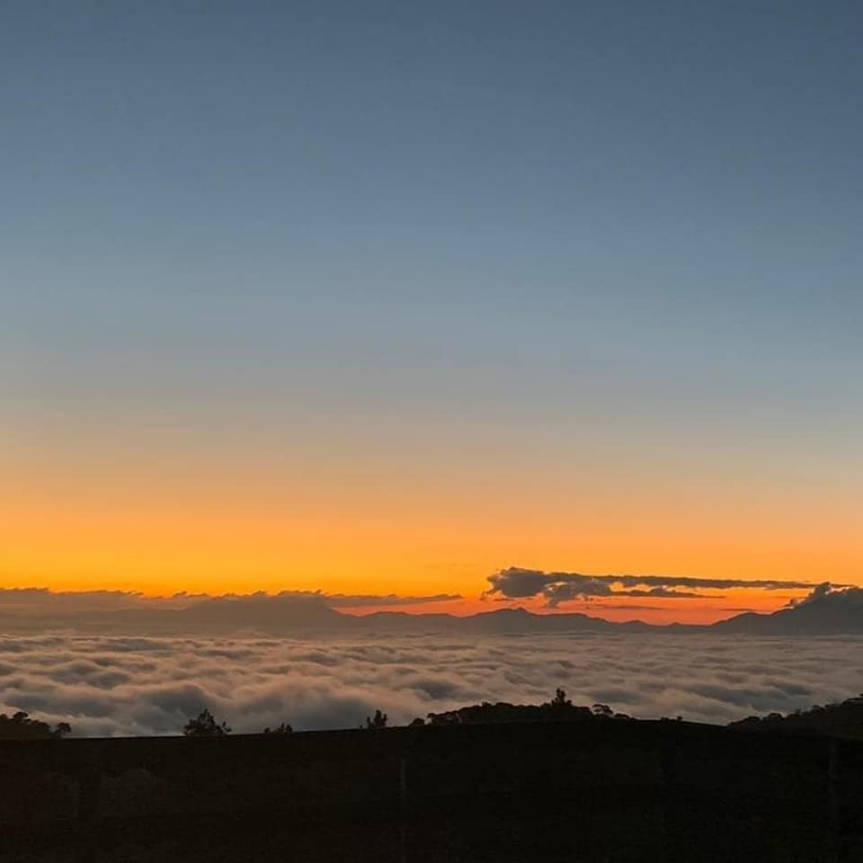 Nuvens-abaixo-do-chale.jpg