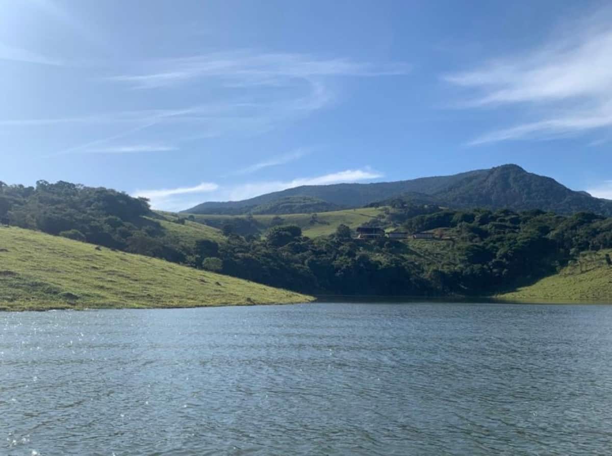 casa-na-represa-perto-de-sao-paulo.jpeg