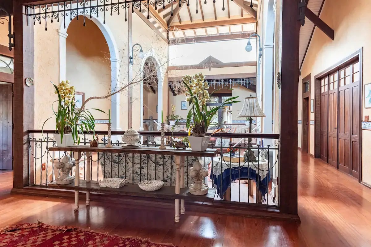 villa-de-luxo-em-atibaia.webp