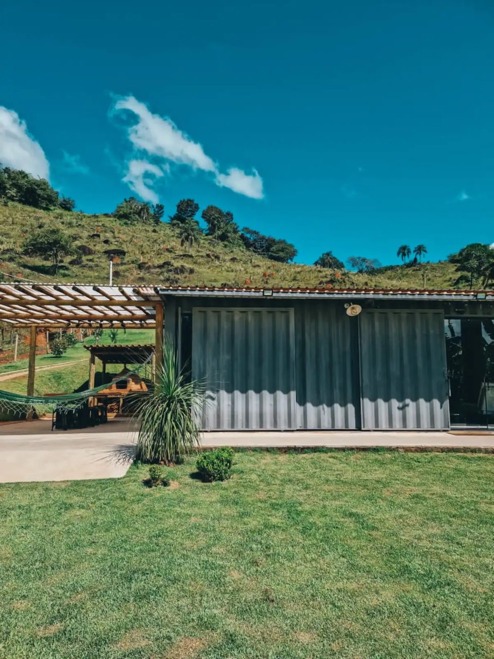 container-refugio-na-mantiqueira-1.webp