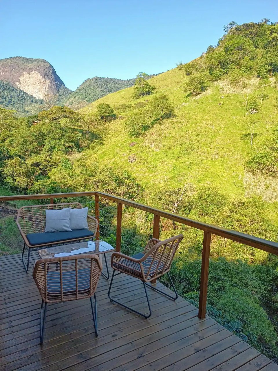 cabana-na-serra-macaense.webp
