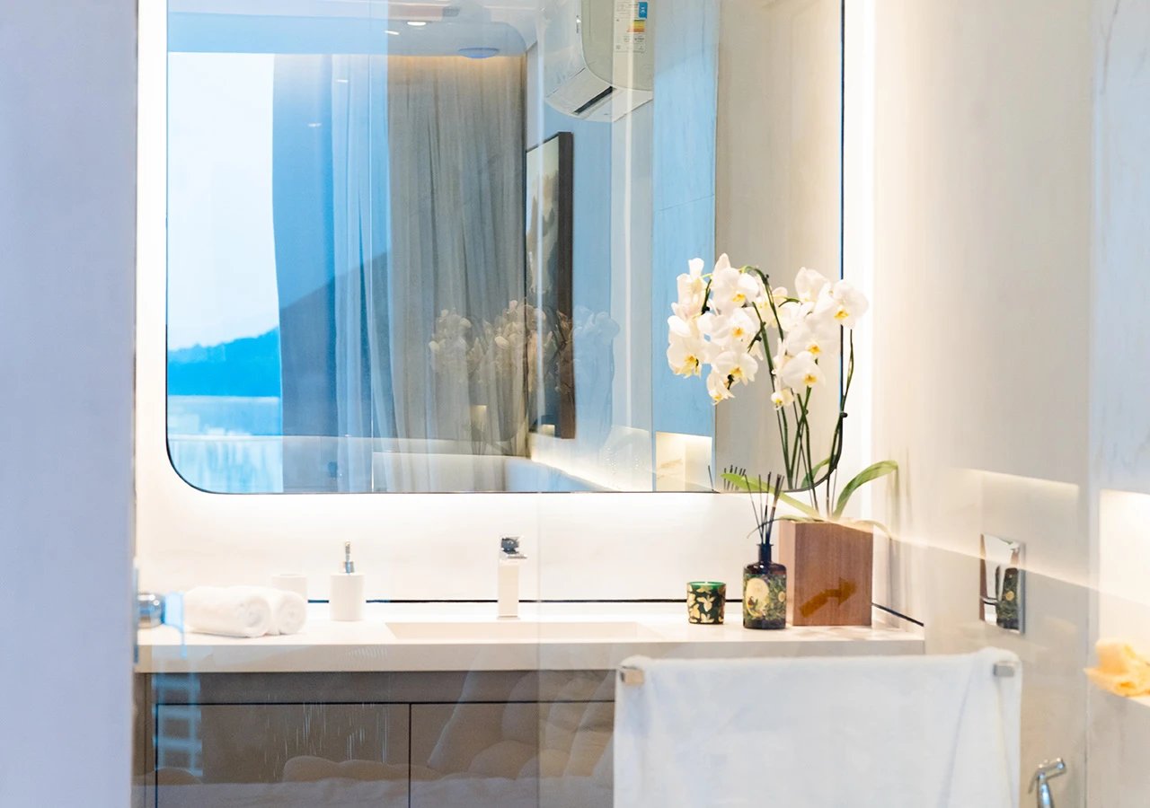 Guest-VIP-Bedroom-4-L-4.webp