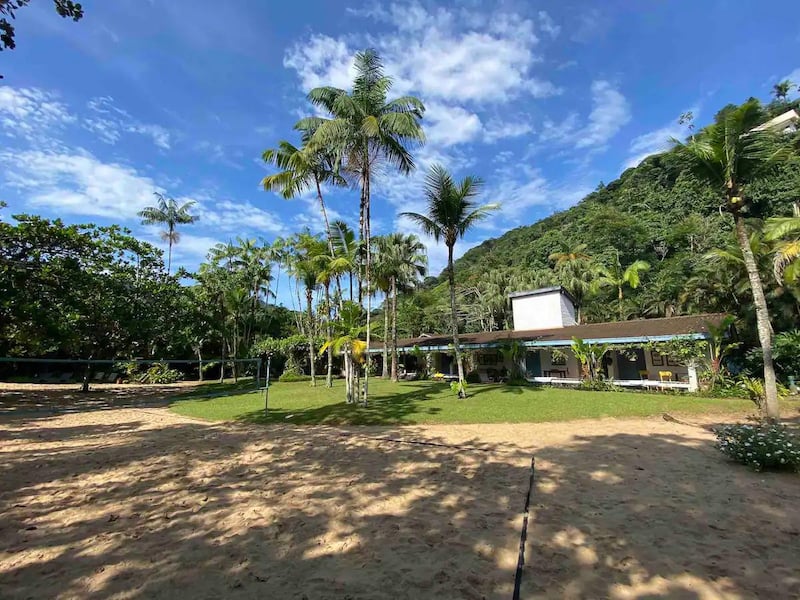 casa-em-frente-a-praia-em-ubatuba.jpg