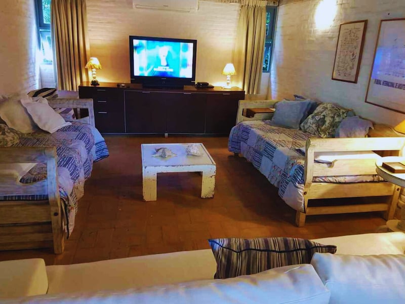 casa-na-praia-em-ubatuba.jpg
