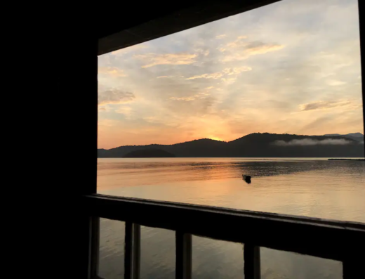 Casinha à beira-mar em Paraty | Holmy