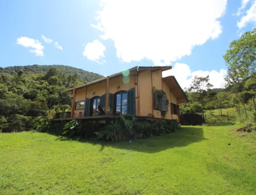 Casa de Bambu na Serra da Mantiqueira | Holmy