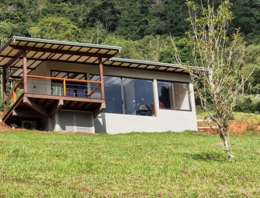 Chalé Manacá em Gonçalves | Holmy