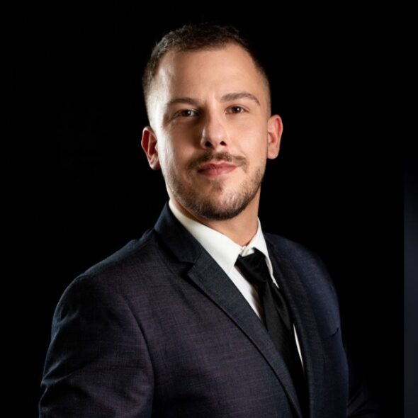Douglas Werner Tognetti de Almeida Oliveira