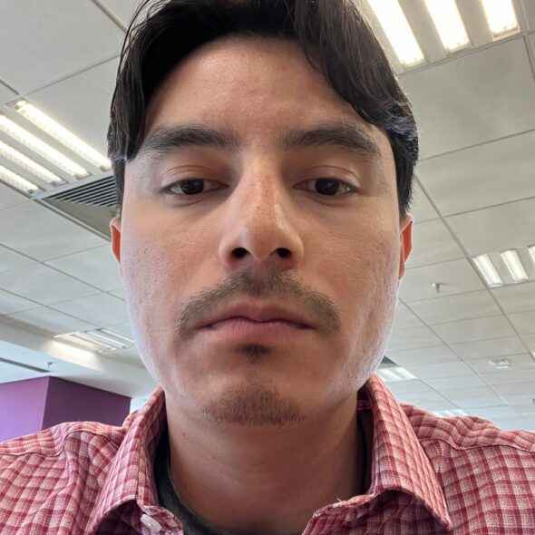 Éverton Carlos Barbosa Silva Yasuda